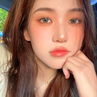 精致绝美好看的女生头像图片