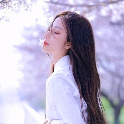 精致绝美好看的女生头像图片