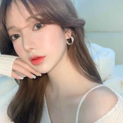 精致绝美好看的女生头像图片