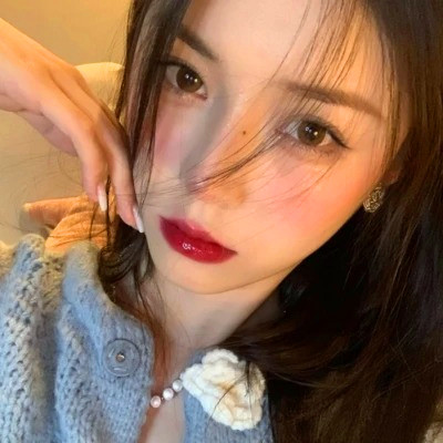 精致绝美好看的女生头像图片