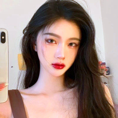 精致绝美好看的女生头像图片