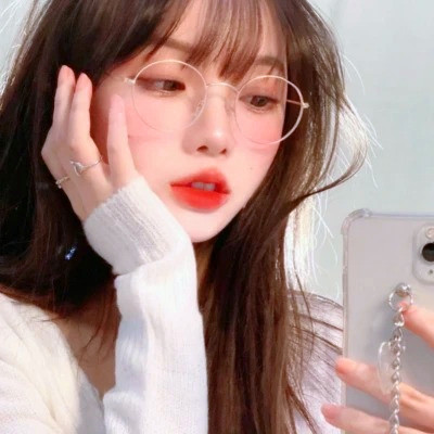 精致绝美好看的女生头像图片