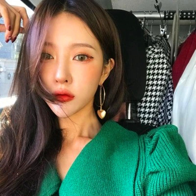 精致绝美好看的女生头像图片