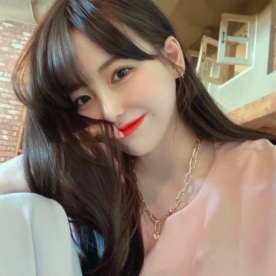 精致绝美好看的女生头像图片