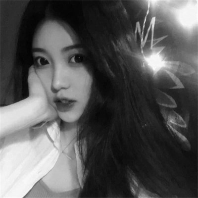 超好看的黑白头像女生高清图片