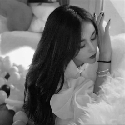 超好看的黑白头像女生高清图片
