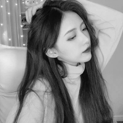 超好看的黑白头像女生高清图片