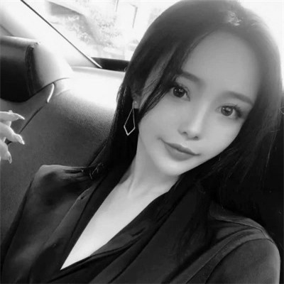超好看的黑白头像女生高清图片
