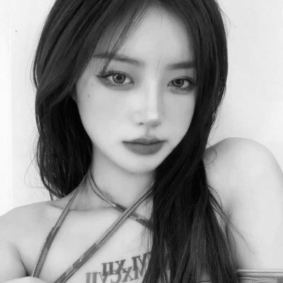 超好看的黑白头像女生高清图片