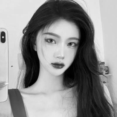 超好看的黑白头像女生高清图片