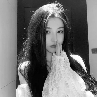 超好看的黑白头像女生高清图片