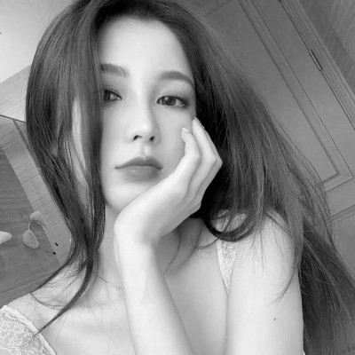 超好看的黑白头像女生高清图片