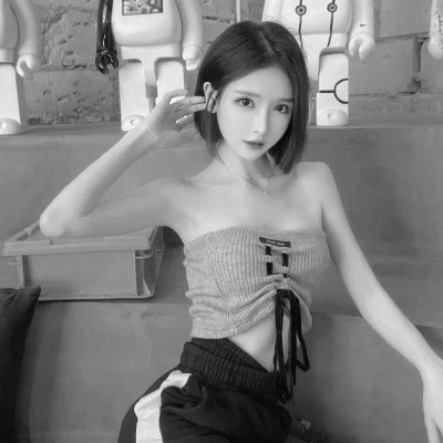 超好看的黑白头像女生高清图片