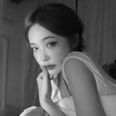 超好看的黑白头像女生高清图片