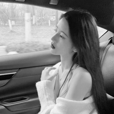 超好看的黑白头像女生高清图片
