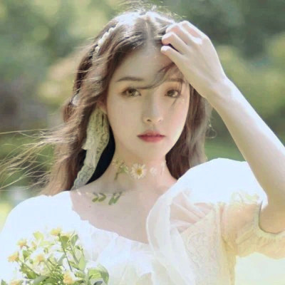 2025美女头像图片