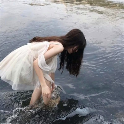 2025美女头像图片