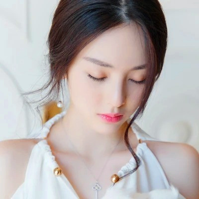 2025美女头像图片