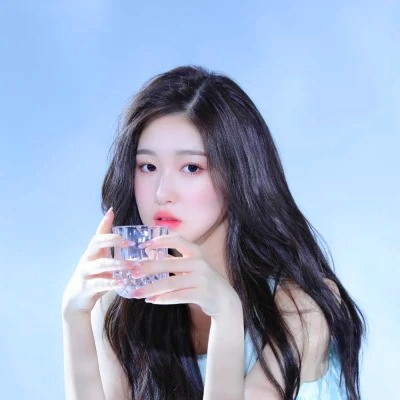 2025美女头像图片