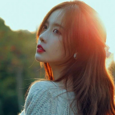2025美女头像图片