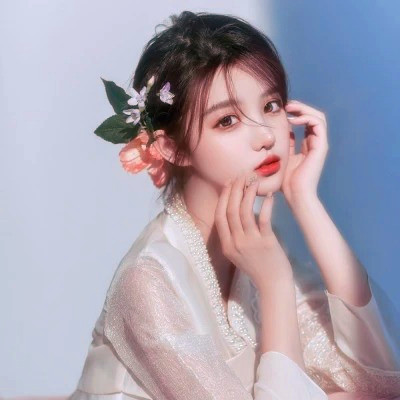 2025美女头像图片