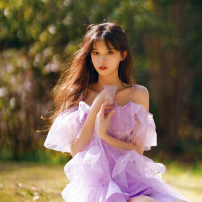 女生微信头像简约干净真人图片