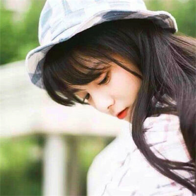 女生微信头像简约干净真人图片
