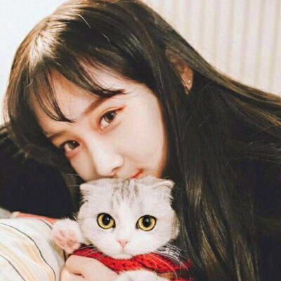 女生微信头像简约干净真人图片