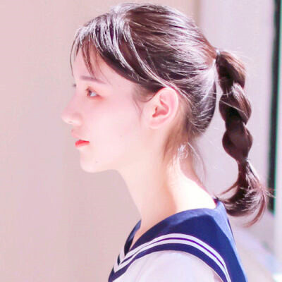 女生微信头像简约干净真人图片