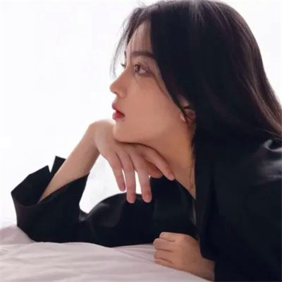 女生微信头像简约干净真人图片
