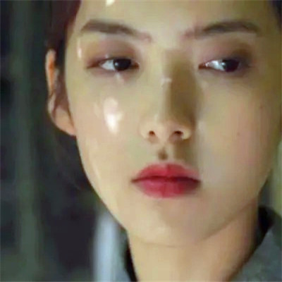 女生微信头像简约干净真人图片