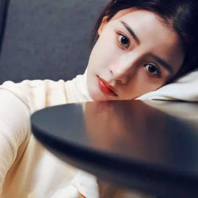 女生微信头像简约干净真人图片