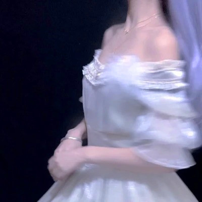 女生微信头像简约干净真人图片