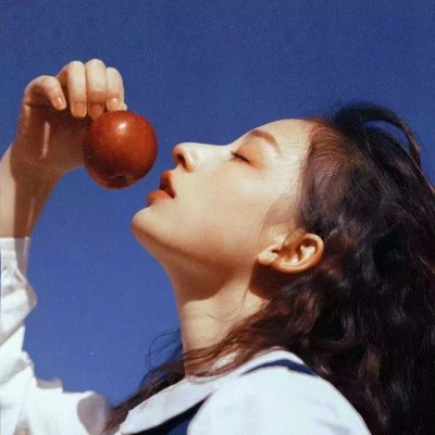 女生微信头像简约干净真人图片