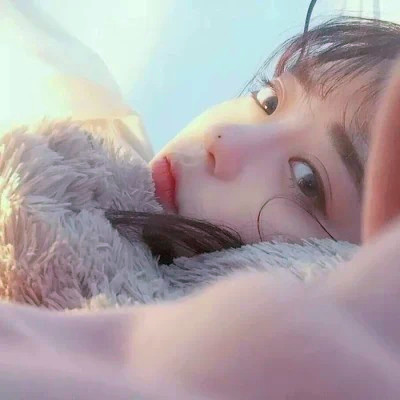 女生微信头像简约干净真人图片