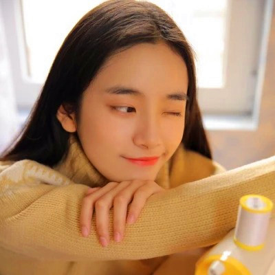 女生微信头像简约干净真人图片