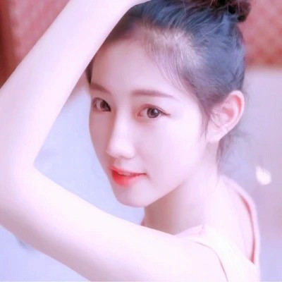 女生微信头像简约干净真人图片