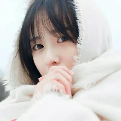 女生微信头像简约干净真人图片
