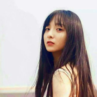 女生微信头像简约干净真人图片