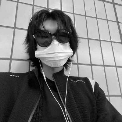 黑白系男生头像
