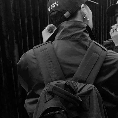 黑白系男生头像
