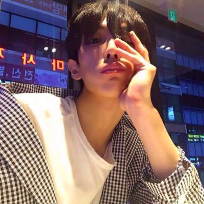超帅的真人男生头像