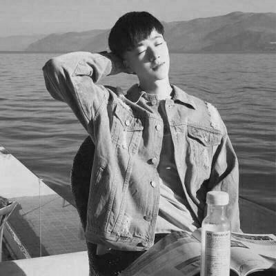 高清黑白男生头像图片