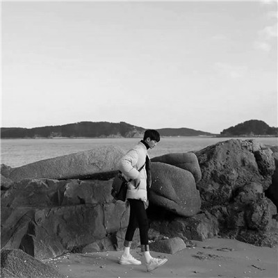 高清黑白男生头像图片