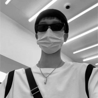 真人男生超酷帅气头像图片