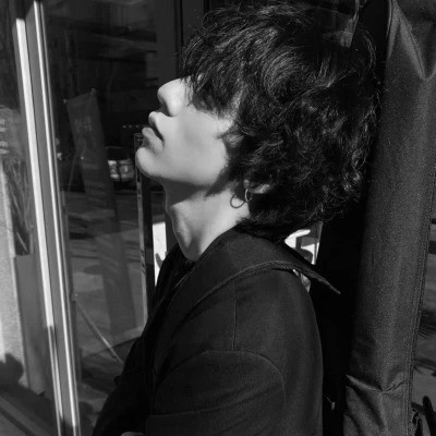 真人男生超酷帅气头像图片