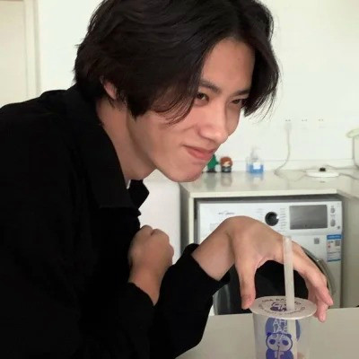真人男生超酷帅气头像图片