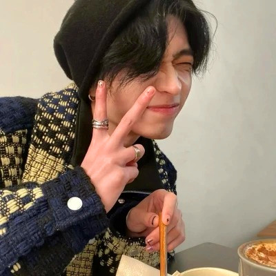 男生头像冷酷帅气阳光图片