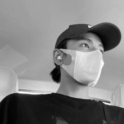 男生头像黑白高冷图片