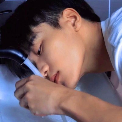 小众不易撞的头像男生真人图片